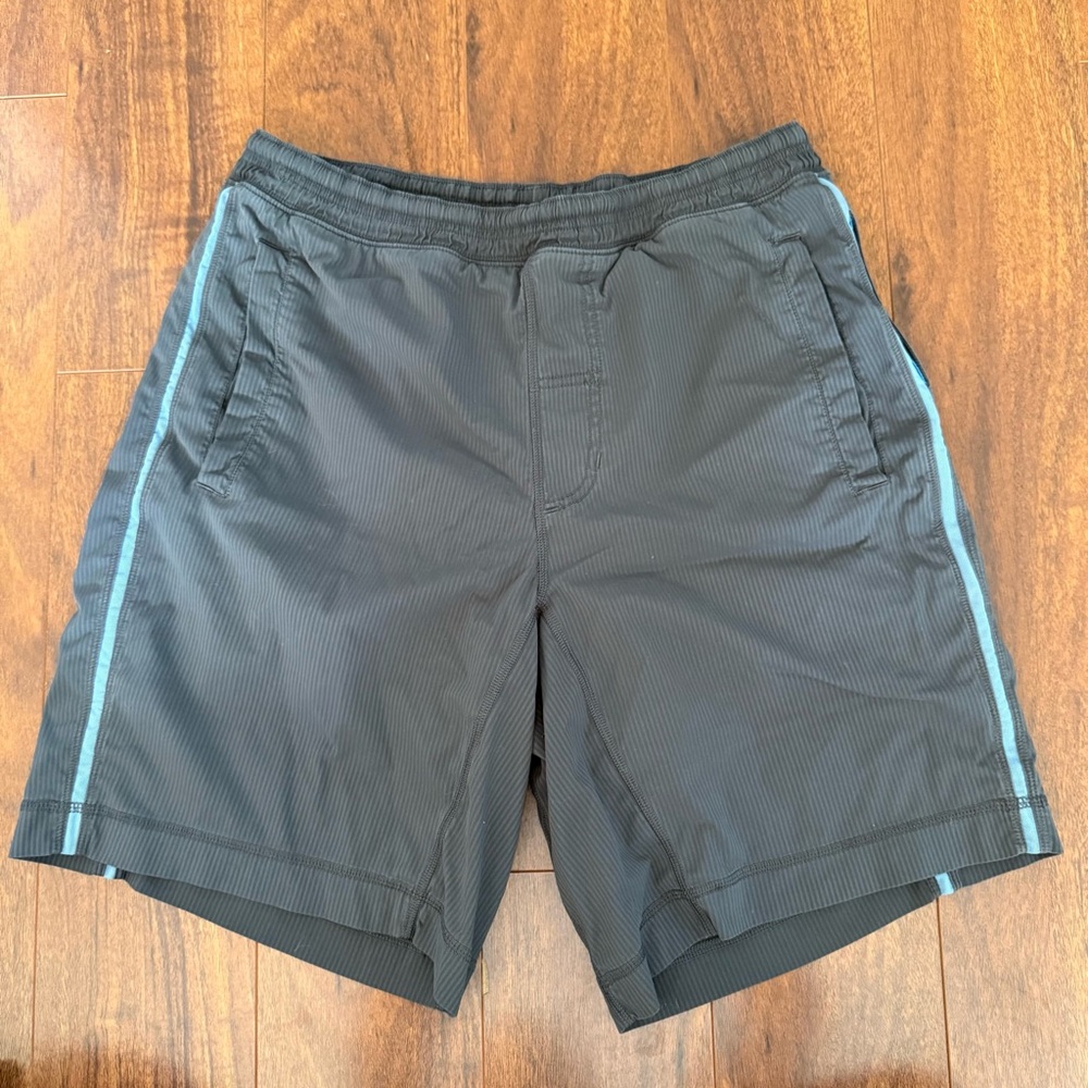Lululemon Pace Breaker Shorts 9” Inseam Mens Small Lined Athletic Gray Blue Trim